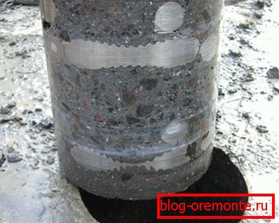 Diamentowa korona przeszła przez beton i zbrojenie. Diamentowa korona przeszła przez beton i zbrojenie.