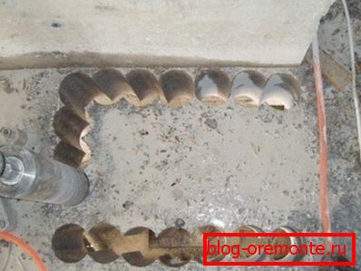 Diamentowe otwory w betonie do ułożenia klapy Diamentowe otwory w betonie do ułożenia klapy