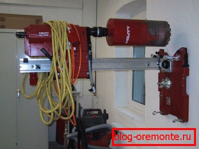 Diamentowe otwory wiertnicze w betonie, wykonane na bazie trocin Diamentowe otwory wiertnicze w betonie, wykonane na bazie trocin