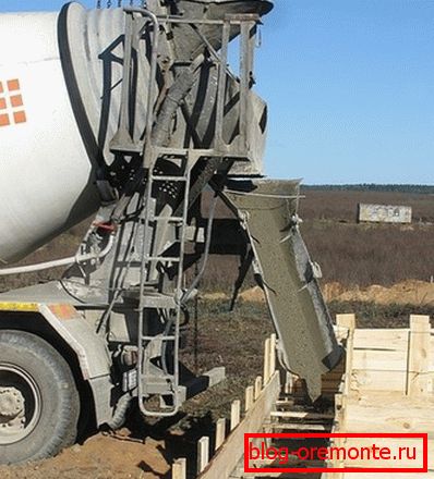 Betoniarka - maszyna do zalewania betonu Betoniarka - maszyna do zalewania betonu