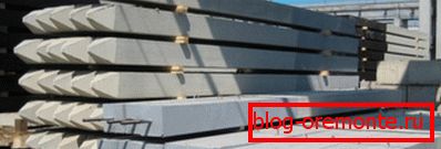 Pale betonowe są różnego rodzaju i wykonane przy użyciu różnych gatunków zaprawy. Pale betonowe są różnego rodzaju i wykonane przy użyciu różnych gatunków zaprawy.