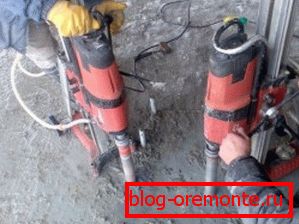 Przeprowadzić wiercenie w betonie przed szlifowaniem Przeprowadzić wiercenie w betonie przed szlifowaniem