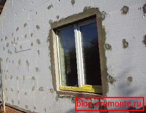 Dom jest ocieplony i może być otynkowany