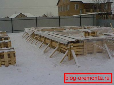 Tworzenie fundamentów w sezonie zimowym: fot Tworzenie fundamentów w sezonie zimowym: fot