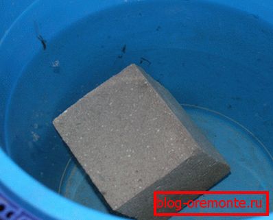 Zlewozmywaki z betonu komórkowego w wodzie Zlewozmywaki z betonu komórkowego w wodzie