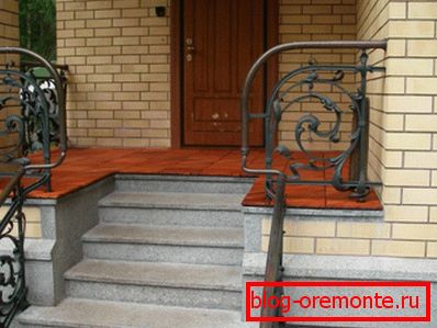 Gotowy ganek prywatnego domu z betonu Gotowy ganek prywatnego domu z betonu