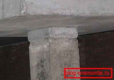 Zimny szew przy betonowaniu kolumny Zimny szew przy betonowaniu kolumny