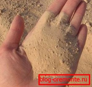 Używaj tylko przesianego i przemytego piasku. Używaj tylko przesianego i przemytego piasku.