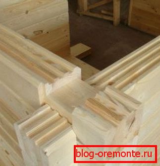 Robienie narożników z profilowanego drewna jest prawie takie samo jak praca ze zwykłym materiałem. Robienie narożników z profilowanego drewna jest prawie takie samo jak praca ze zwykłym materiałem.