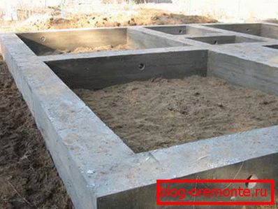 Podstawa z betonu zbrojonego Podstawa z betonu zbrojonego