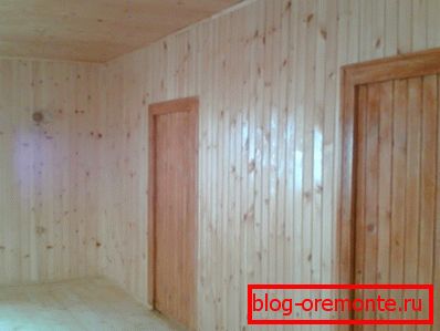 Drewniana podszewka wygląda najlepiej w pomieszczeniu, ale jeśli wolisz, możesz użyć laminowanych paneli Drewniana podszewka wygląda najlepiej w pomieszczeniu, ale jeśli wolisz, możesz użyć laminowanych paneli