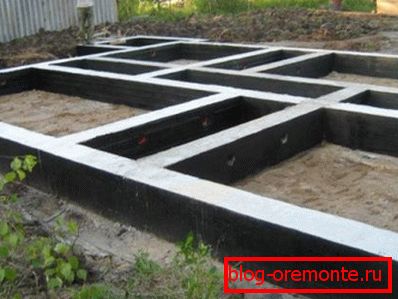 Płytki fundament dla jednopiętrowego domu z betonu komórkowego Płytki fundament dla jednopiętrowego domu z betonu komórkowego