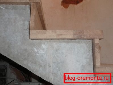 Montaż drewna na schodach betonowych Montaż drewna na schodach betonowych