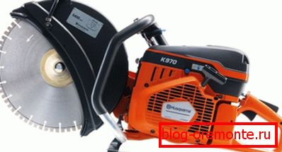 Na zdjęciu - kompaktowy kuter spalinowy Na zdjęciu - kompaktowy kuter spalinowy
