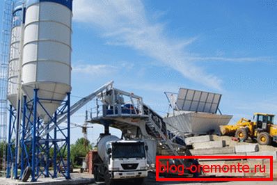 W fotografii - wysyłka gotowego betonu. W fotografii - wysyłka gotowego betonu.