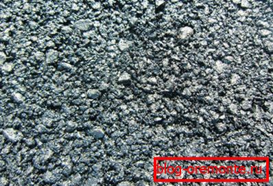 Beton gruboziarnisty jest niezawodną dolną warstwą jezdni. Beton gruboziarnisty jest niezawodną dolną warstwą jezdni.