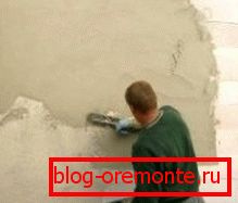 Układanie roztworu na powierzchni bloku Układanie roztworu na powierzchni bloku