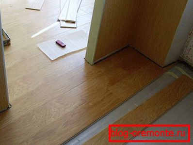 Nie zapomnij o szczelinie między laminatem a ścianą