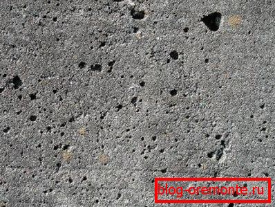 Niejednolita powierzchnia betonu Niejednolita powierzchnia betonu
