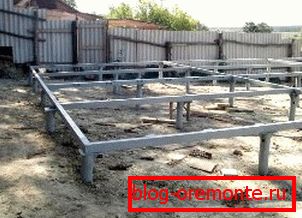 Przykręcanie palami z metalową ramą Przykręcanie palami z metalową ramą