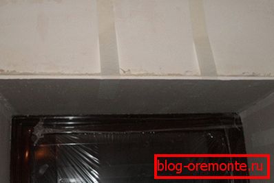 Wykończenie drzwi wejściowych z płyt kartonowo-gipsowych Wykończenie drzwi wejściowych z płyt kartonowo-gipsowych