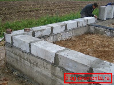Pierwszy rząd bloków piankowych Pierwszy rząd bloków piankowych