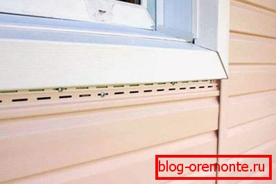 Pasek pod oknem znajduje się na dolnym zamku