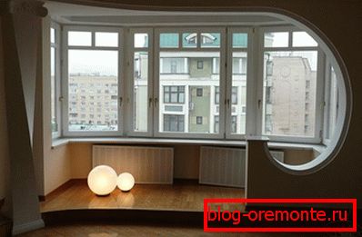 Laminat na balkonie