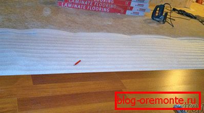 W pewnych warunkach laminat można układać na linoleum.