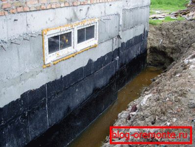 Powód obróbki betonowych ścian środkami hydrofobowymi jest oczywisty.