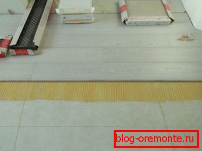 Klejenie deski do betonowej podłogi Klejenie deski do betonowej podłogi