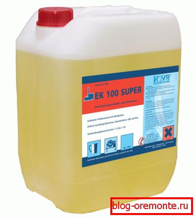 Jest sprzedawany w takich pojemnikach w objętości od 1 do 10 litrów. Jest sprzedawany w takich pojemnikach w objętości od 1 do 10 litrów.
