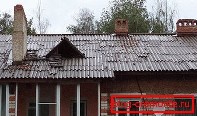 Przeciekany dach z łupka