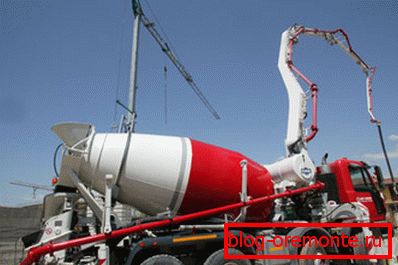 Beton samozagęszczalny dostarczany przez pompę do betonu Beton samozagęszczalny dostarczany przez pompę do betonu