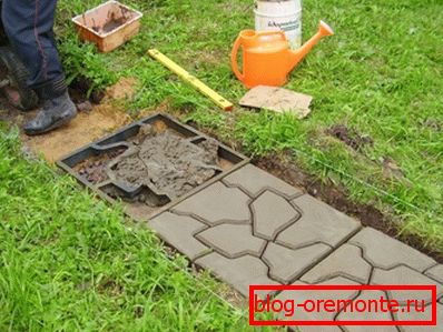 Stworzenie betonowego przejścia do ogrodu Stworzenie betonowego przejścia do ogrodu