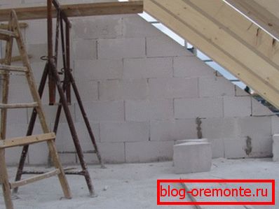 Tworzenie szczytu na bazie bloczków z betonu komórkowego Tworzenie szczytu na bazie bloczków z betonu komórkowego