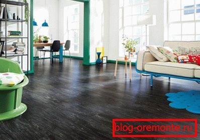 Ciemny laminat i jasne szczegóły