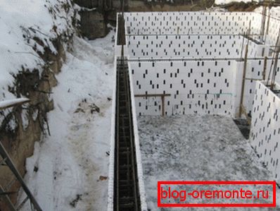 System szalunków termoizolacyjnych do pracy w zimie. System szalunków termoizolacyjnych do pracy w zimie.
