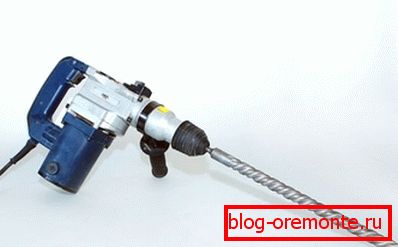 O wiele wygodniej jest trzymać stempel specjalnym dodatkowym uchwytem. O wiele wygodniej jest trzymać stempel specjalnym dodatkowym uchwytem.