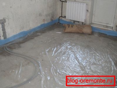 Układanie hydroizolacji pod suchym jastrychem. Układanie hydroizolacji pod suchym jastrychem.