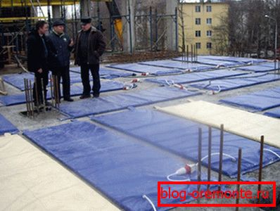 Układanie mat grzewczych na powierzchni betonu. Układanie mat grzewczych na powierzchni betonu.