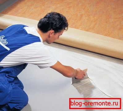 Układanie linoleum