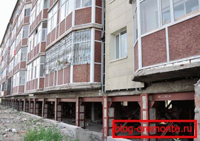 Wzmocnienie fundamentów za pomocą monolitycznych klipsów żelbetowych pozwala wydłużyć żywotność budynków i konstrukcji. Wzmocnienie fundamentów za pomocą monolitycznych klipsów żelbetowych pozwala wydłużyć żywotność budynków i konstrukcji.