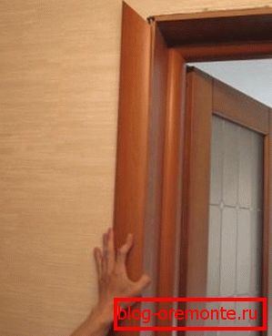 Instalacja tabliczek samodzielne instalowanie drzwi wewnętrznych