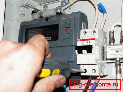 Instalacja rozdzielnicy