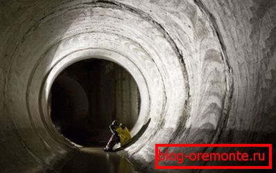 Wewnątrz wzmocnionego kanału. Wewnątrz wzmocnionego kanału.