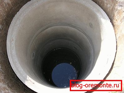 Woda jest bezpiecznie zawarta w betonowej Woda jest bezpiecznie zawarta w betonowej