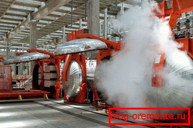Oto instalacja autoklawu. Z ich pomocą materiał uzyskuje doskonałą wytrzymałość iw stosunkowo krótkim czasie (około 12 godzin) Oto instalacja autoklawu. Z ich pomocą materiał uzyskuje doskonałą wytrzymałość iw stosunkowo krótkim czasie (około 12 godzin)