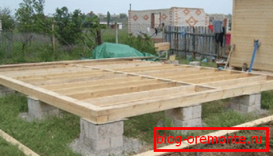 Ustawiłem pierwszy rząd prętów i belek stropowych Ustawiłem pierwszy rząd prętów i belek stropowych