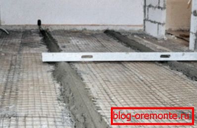 Wyrównanie podłogi za pomocą sygnałów ostrzegawczych Wyrównanie podłogi za pomocą sygnałów ostrzegawczych